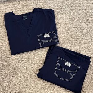 Women’s Medium Navy Blue Sky Scrub Set